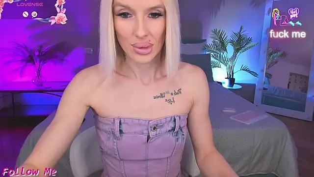 Lana kitty   online show from April 5, 10:29 pm