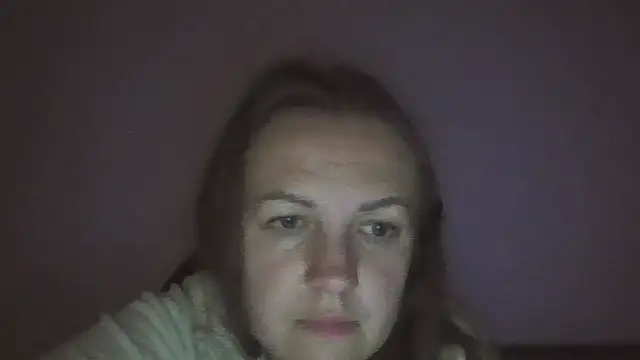 Snapshot of Milaniya261 chatting on May 13, 1:47 am Milaniya261 online show from May 13, 1:47 am