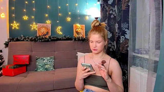 Xloe Queen online show from December 24, 2:22 pm