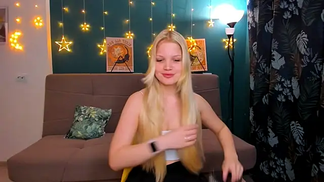 Xloe Queen online show from January 28, 2:10 pm