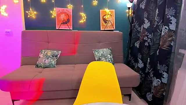 Xloe Queen online show from February 17, 2:15 pm