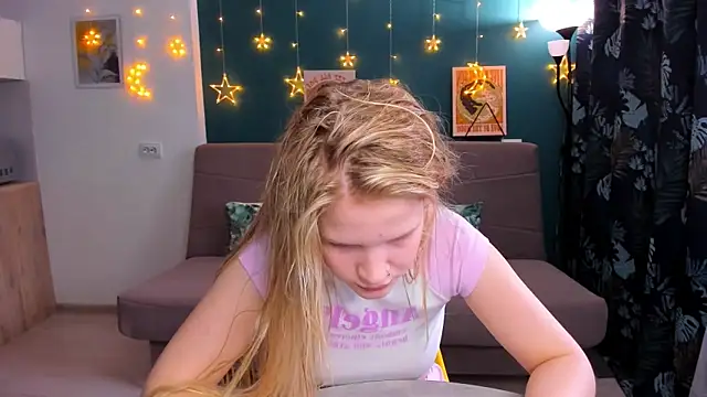 Xloe Queen online show from March 1, 11:06 am