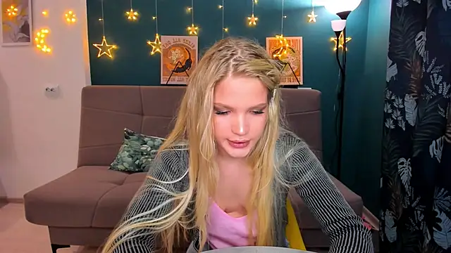 Xloe Queen online show from March 14, 2:41 pm