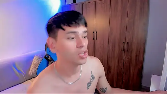 Snapshot of joe_jhon chatting on February 21, 12:28 pm joe jhon online show from February 21, 12:28 pm