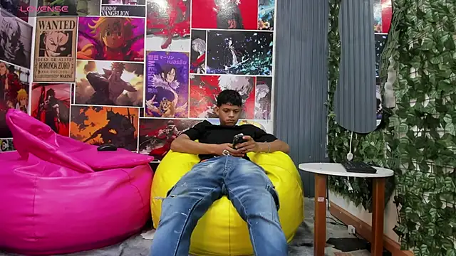 Snapshot of Jeffry_wolvess chatting on January 14, 12:14 pm Jeffry wolvess online show from January 14, 12:14 pm