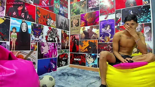 Snapshot of Jeffry_wolvess chatting on January 15, 3:39 pm Jeffry wolvess online show from January 15, 3:39 pm