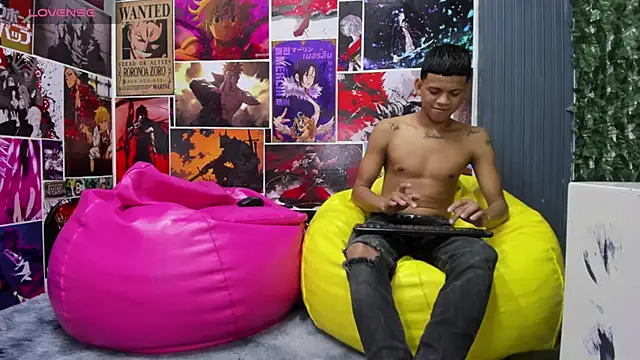 Snapshot of Jeffry_wolvess chatting on February 5, 3:34 am Jeffry wolvess online show from February 5, 3:34 am