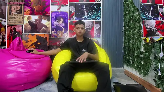 Snapshot of Jeffry_wolvess chatting on February 25, 1:39 pm Jeffry wolvess online show from February 25, 1:39 pm