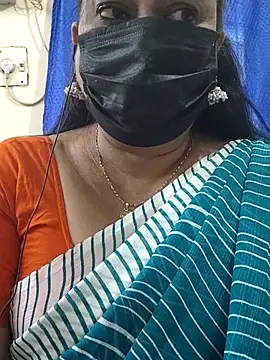 Snapshot of rekha_naier chatting on June 14, 9:22 am rekha naier online show from June 14, 9:22 am