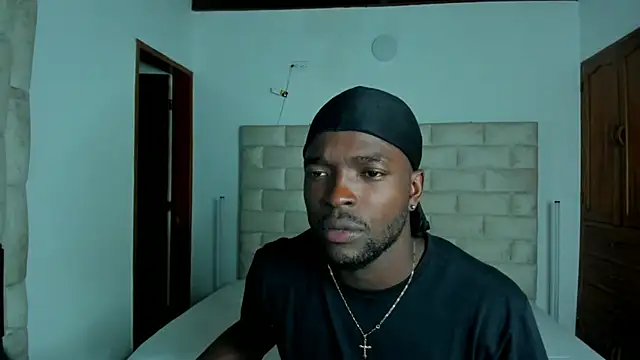 Snapshot of Dylan_Taylor chatting on February 12, 3:23 am Dylan Taylor online show from February 12, 3:23 am