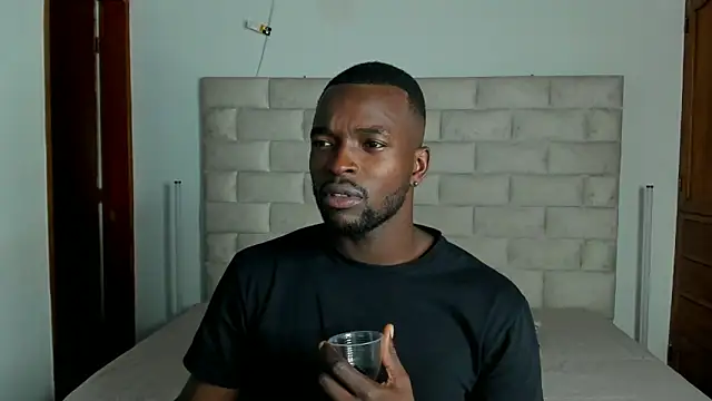 Snapshot of Dylan_Taylor chatting on February 21, 3:51 am Dylan Taylor online show from February 21, 3:51 am