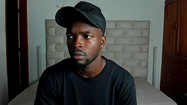 Snapshot of Dylan_Taylor chatting on February 22, 2:34 am Dylan Taylor online show from February 22, 2:34 am