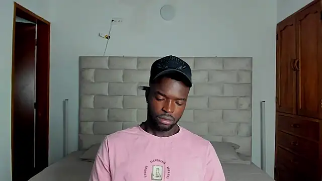 Snapshot of Dylan_Taylor chatting on February 23, 2:42 am Dylan Taylor online show from February 23, 2:42 am