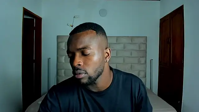 Snapshot of Dylan_Taylor chatting on March 1, 2:46 am Dylan Taylor online show from March 1, 2:46 am