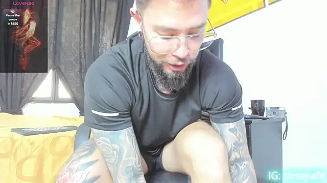 Snapshot of connor_santtos chatting on January 13, 6:16 pm connor santtos online show from January 13, 6:16 pm