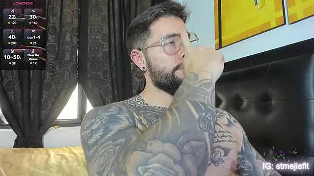 Snapshot of connor_santtos chatting on January 15, 6:29 pm connor santtos online show from January 15, 6:29 pm