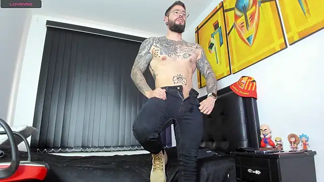 Snapshot of connor_santtos chatting on February 12, 2:21 pm connor santtos online show from February 12, 2:21 pm