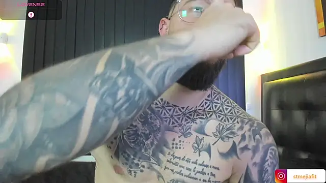 Snapshot of connor_santtos chatting on February 14, 7:54 pm connor santtos online show from February 14, 7:54 pm