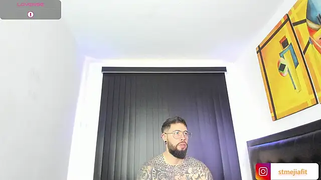 Snapshot of connor_santtos chatting on February 20, 3:30 pm connor santtos online show from February 20, 3:30 pm