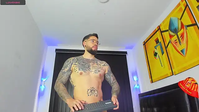 Snapshot of connor_santtos chatting on March 18, 2:37 pm connor santtos online show from March 18, 2:37 pm