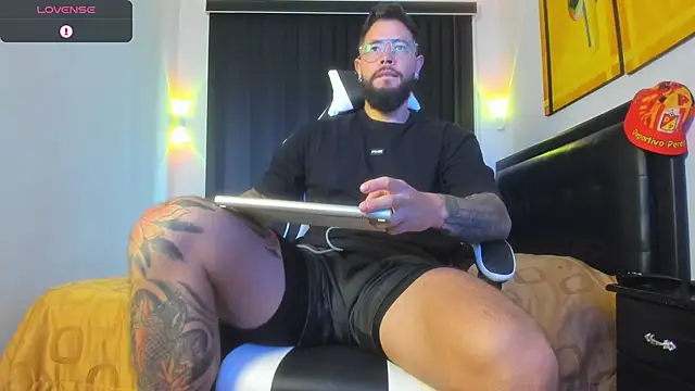 Snapshot of connor_santtos chatting on September 9, 2:38 pm connor santtos online show from September 9, 2:38 pm