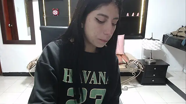 Snapshot of Angela_Diaz_ chatting on December 28, 11:09 am Angela Diaz online show from December 28, 11:09 am