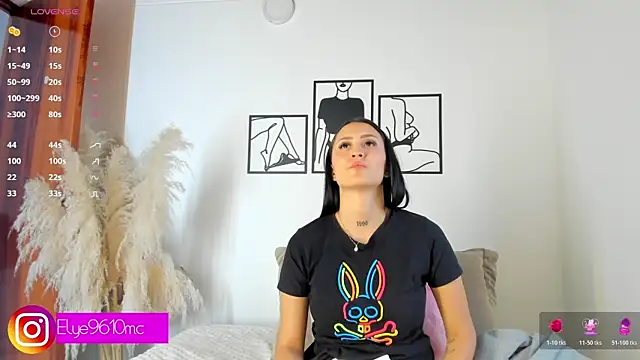 Snapshot of ellie_mcdonald chatting on April 22, 10:33 pm ellie mcdonald online show from April 22, 10:33 pm