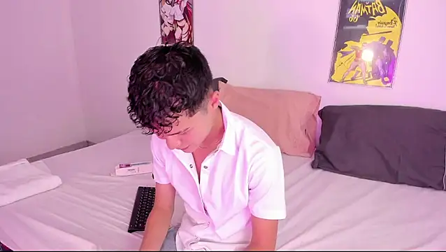 crushnier online show from December 6, 5:33 pm