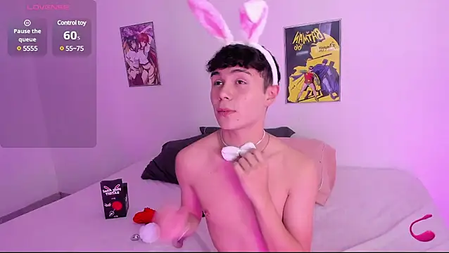 crushnier online show from February 3, 5:46 pm