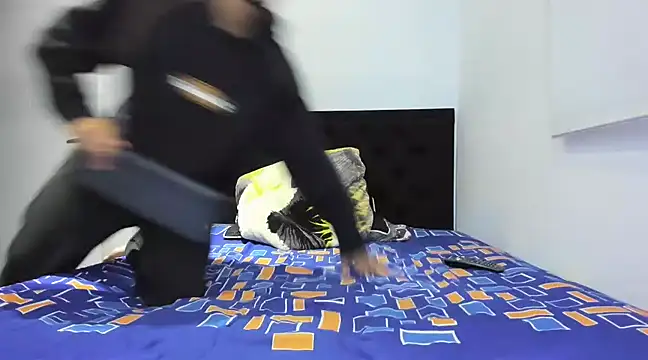 Snapshot of latin_bbc chatting on February 23, 3:13 am latin bbc online show from February 23, 3:13 am