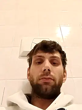 Snapshot of dariodario chatting on February 4, 9:17 am dariodario online show from February 4, 9:17 am