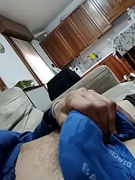 Snapshot of dariodario chatting on February 11, 11:32 am dariodario online show from February 11, 11:32 am