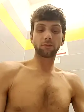 Snapshot of dariodario chatting on February 17, 6:59 pm dariodario online show from February 17, 6:59 pm