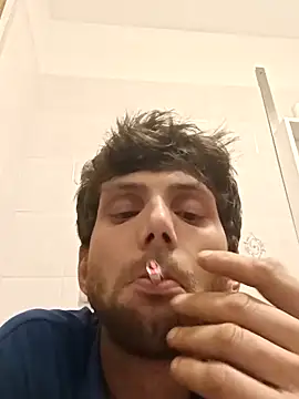 Snapshot of dariodario chatting on March 11, 8:42 pm dariodario online show from March 11, 8:42 pm