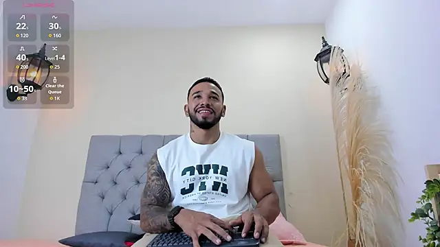 Snapshot of bruno_miller_ chatting on April 18, 7:58 pm bruno miller online show from April 18, 7:58 pm