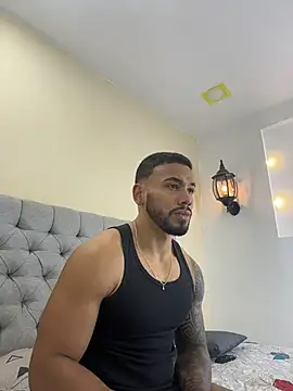 Snapshot of bruno_miller_ chatting on April 29, 9:43 pm bruno miller online show from April 29, 9:43 pm