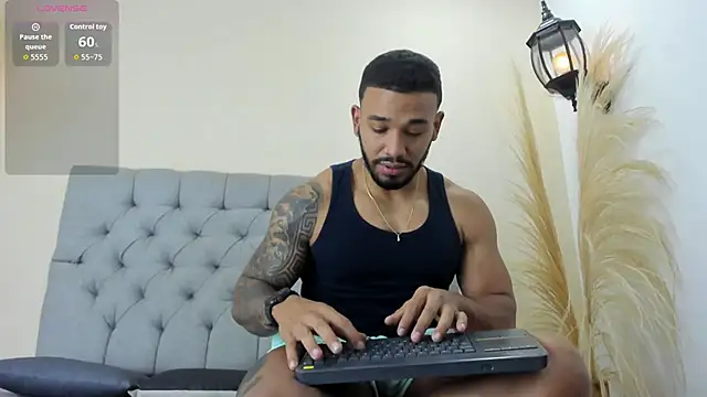 Snapshot of bruno_miller_ chatting on May 10, 8:03 pm bruno miller online show from May 10, 8:03 pm