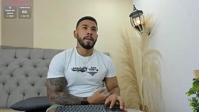 Snapshot of bruno_miller_ chatting on May 11, 9:45 pm bruno miller online show from May 11, 9:45 pm