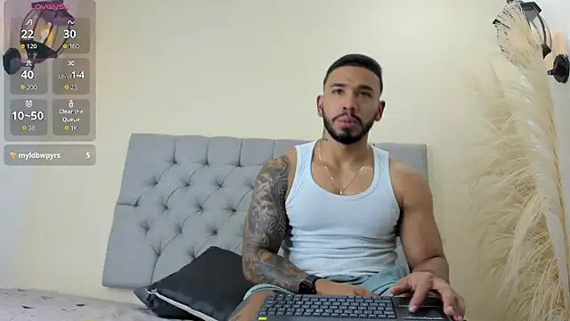 Snapshot of bruno_miller_ chatting on May 15, 9:33 pm bruno miller online show from May 15, 9:33 pm