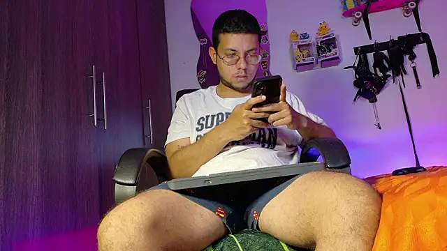 Nymphobuddies online show from March 17, 6:33 pm