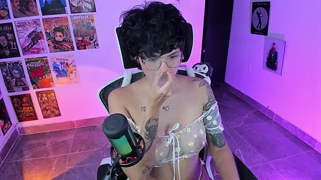 Snapshot of gooddess_isis chatting on February 22, 4:35 am gooddess isis online show from February 22, 4:35 am