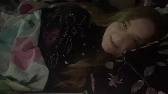 Snapshot of thickgingergoddess chatting on January 17, 5:42 am thickgingergoddess online show from January 17, 5:42 am