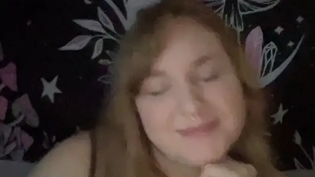 Snapshot of thickgingergoddess chatting on February 27, 10:09 pm thickgingergoddess online show from February 27, 10:09 pm