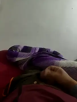 Snapshot of shale26 chatting on December 21, 2:41 am shale26 online show from December 21, 2:41 am