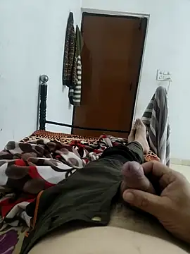 Snapshot of shale26 chatting on March 10, 3:34 am shale26 online show from March 10, 3:34 am