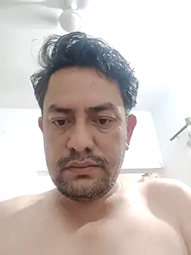 Snapshot of shale26 chatting on March 17, 3:36 am shale26 online show from March 17, 3:36 am