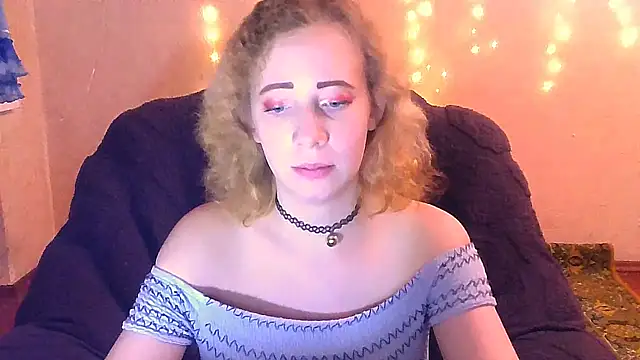 Snapshot of MelxMellie chatting on January 20, 10:37 pm MelxMellie online show from January 20, 10:37 pm