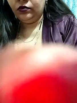 Snapshot of Mayuri77 chatting on February 27, 12:32 am Mayuri77 online show from February 27, 12:32 am