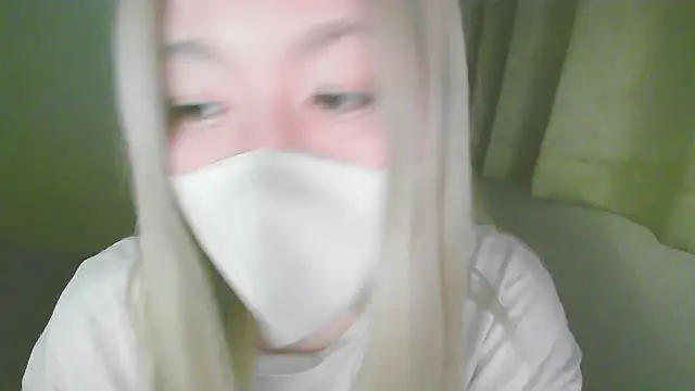Snapshot of Remi_official chatting on April 29, 11:47 am Remi official online show from April 29, 11:47 am