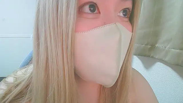 Snapshot of Remi_official chatting on May 1, 10:09 am Remi official online show from May 1, 10:09 am